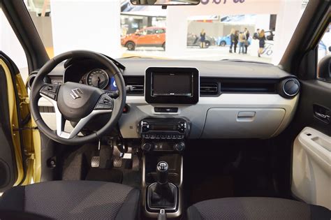 Suzuki Ignis interior dashboard at 2016 Bologna Motor Show