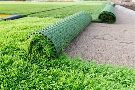 Pros and Cons of Artificial Turf Installation in Louisiana