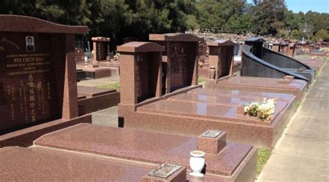 Guide to Burial Plots in Australia - 2022 Prices, Plot Types and Info