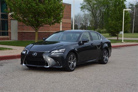 2017 Lexus GS 200t Review - GTspirit