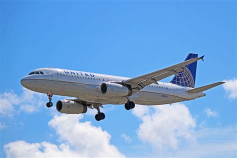 N401UA: United Airlines Airbus A320-200 (Oldest In Fleet)