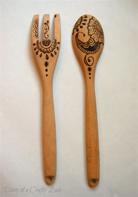 Diary of a Crafty Lady: Woodburned Wooden Spoons: Teacher Gift