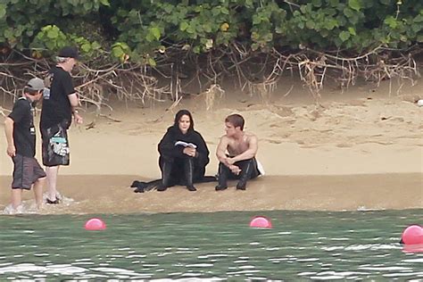 Jennifer Lawrence & Shirtless Josh Hutcherson: 'Catching Fire' Sea ...