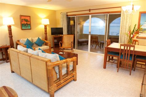 One Bedroom Oceanfront Suite - The Palms Oceanfront