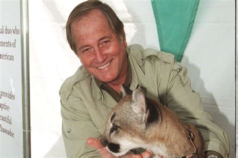 Wild Kingdom Host Jim Fowler Dies at 89