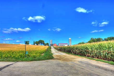 Farmhouse and cornfields on the Glacial Drumlin State Trail, Wisconsin image - Free stock photo ...