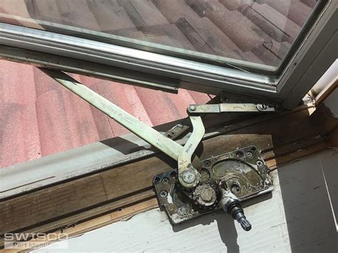 Single frame push out casement window crank : SWISCO.com