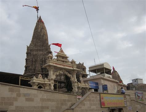 Dwarka temple of Dwarkadhish History TIming Gujarat India | Dwaraka ...