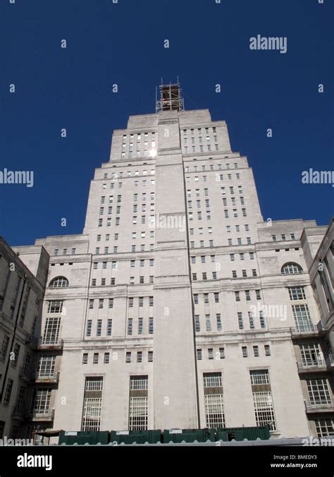 Senate House Art Deco Building UCLH London Elegance 1930s Stock Photo - Alamy