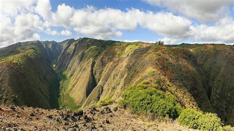 Lanai Hiking Slideshow - Four Seasons Magazine