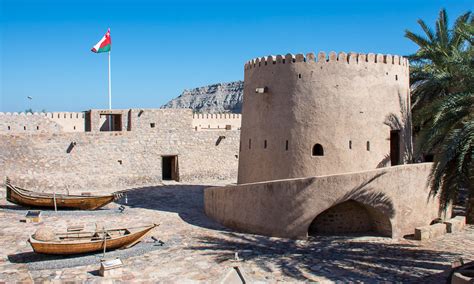 Exploring History Of Khasab Castle - Dhow Khasab Tours