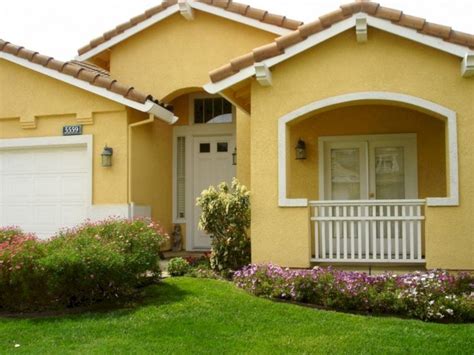 50+ Cool Yellow Exterior House Paint Colors http://bedewangdecor.com/50-cool-yellow-exterio ...