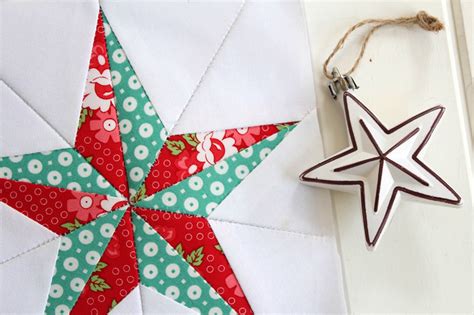 Christmas Star- Free Quilt Block Pattern - Threadbare Creations