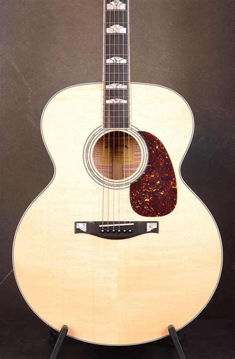 Eastman AC630-BD Jumbo acoustic guitar with hardcase | Stageshop