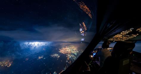 747 Pilot Takes Stunning Photos From His Cockpit, Proves That Pilots ...