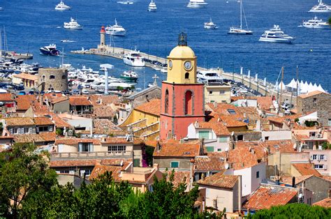 Bestand:Saint-Tropez - Vue générale, église, phare.jpg - Wikipedia