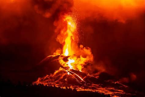 Scientists Discover That Carbon Dioxide Can Trigger Explosive Volcanic Eruptions