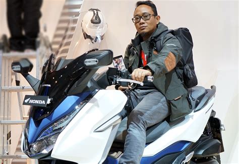 Nih Spesifikasi Resmi Honda Forza 250 2018 vs XMax 250! Siapa Terbaik ...