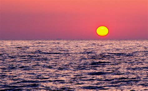 One more minute of magic | Sunset over the Mediterranean sea… | Flickr