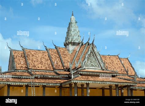 Khmer temples in Phnom Penh, CAMBODIA Stock Photo - Alamy