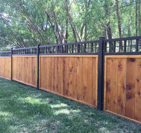 63 DIY Front Yard Privacy Fence Remodel Ideas | Privacy fence designs, Fence design, Backyard ...