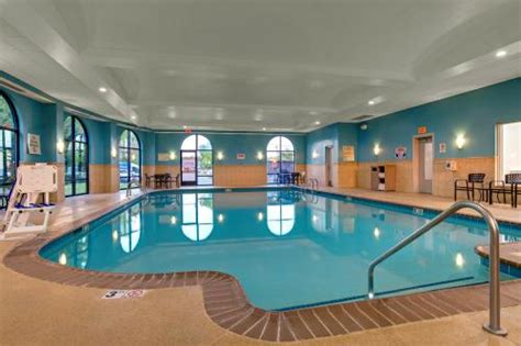 Holiday Inn Express Nashville-Opryland, an IHG Hotel, Nashville ...