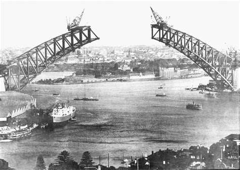 Construction of Sydney Harbour Bridge....