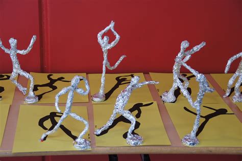 tin foil figures with shadow | Science art drawings, Elementary art, Elementary art projects