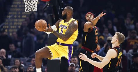 LeBron James has triple-double in Lakers' win over Cavaliers - Los ...