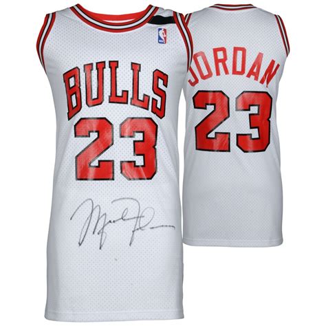 Michael Jordan Chicago Bulls Autographed 1992 White Mitchell & Ness ...