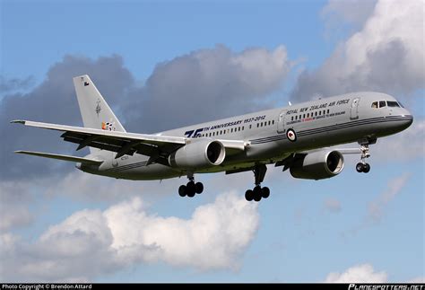 NZ7571 Royal New Zealand Air Force Boeing 757-2K2 Photo by Brendon ...