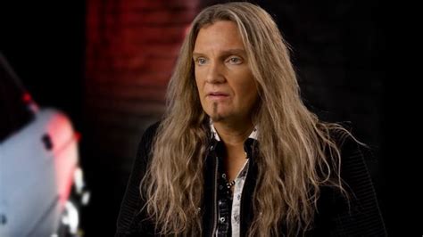 WHITESNAKE Members Discuss Working With DAVID COVERDALE - "He's Great ...