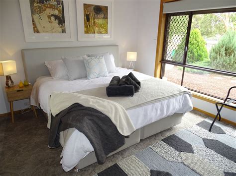 3 Pears on the Park - McLaren Vale - McLaren Vale, Accommodation ...