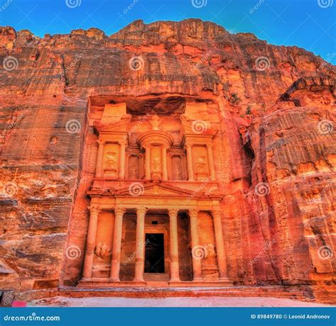 Al Khazneh Temple in Petra. UNESCO World Heritage Site Stock Photo ...