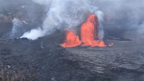 Hawaii volcano lava forces new evacuations on Big Island