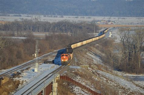 Empty coal train snaking it’s way up to the Missouri River bridge. : r ...