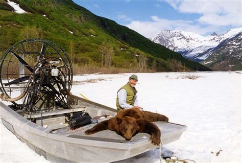 Best Alaska Hunting Trips – 2021 Round-up Guide