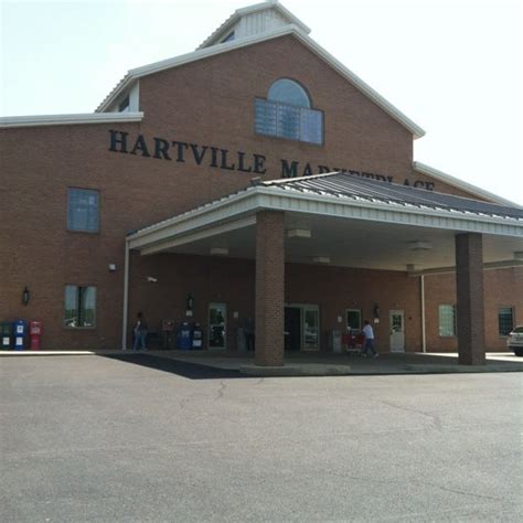 Hartville Marketplace & Flea Market - Flea Market in Hartville