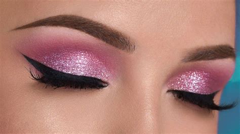 Pink Glitter Smokey Eye Makeup Tutorial – Makeup Project | Maquillaje de ojos, Quinceañera ...