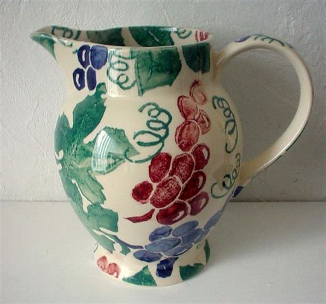 EMMA BRIDGEWATER 1.5 LT SPONGEWARE JUG GRAPEVINE PATTERN.