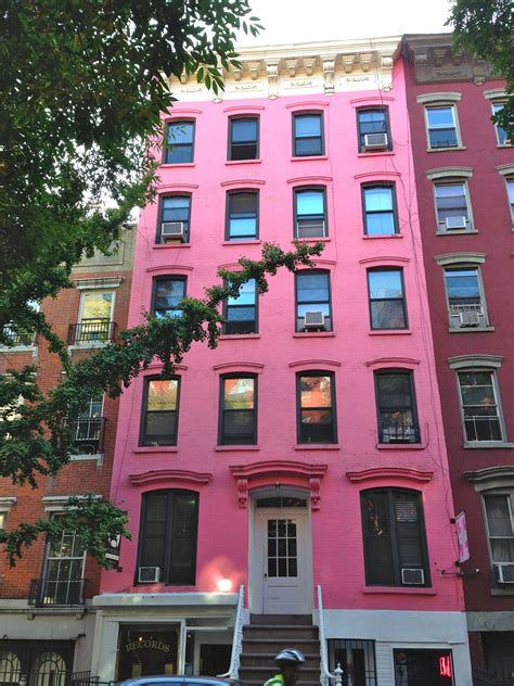 Pretty in pink houses all over New York City | New york brownstone, Pink houses, Pink building