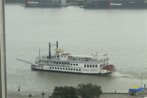 The Natchez Riverboat on the Mississippi River. | River boat, Natchez ...