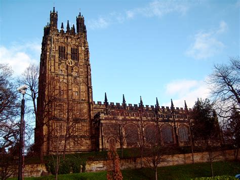 File:St. Giles church, Wrexham.jpg