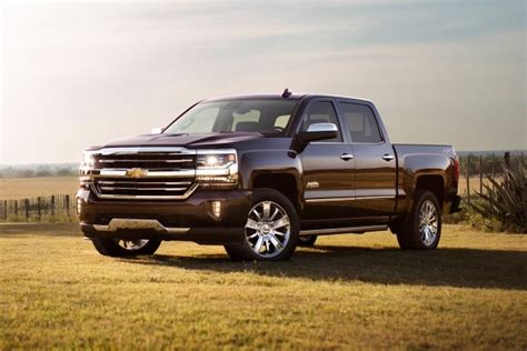 Used 2017 Chevrolet Silverado 1500 Z71 LTZ Crew Cab Review & Ratings | Edmunds