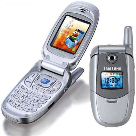 15 things you'll only understand if you owned a flip phone