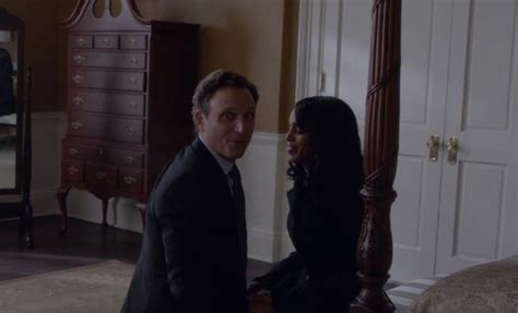 Those that Gladiate together, make bloopers together! #Scandal https://t.co/RhVneO9o2n