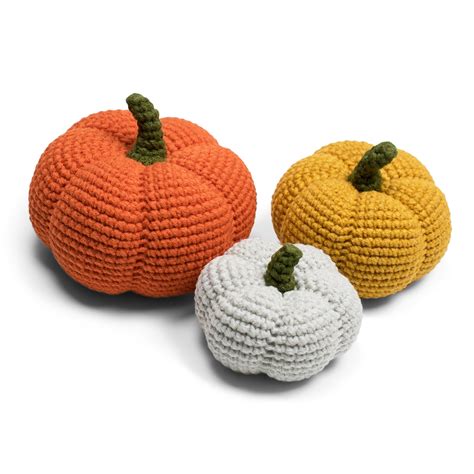 Free Halloween pumpkin crochet pattern - Amigurumi Today