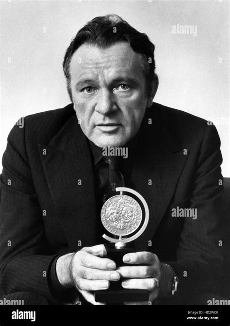 Richard Burton receives the Antoinette Perry Award, Tony Awards, 1976 Stock Photo - Alamy