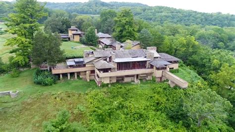 Taking a Baking Class at Frank Lloyd Wright’s Taliesin in Wisconsin - The New York Times