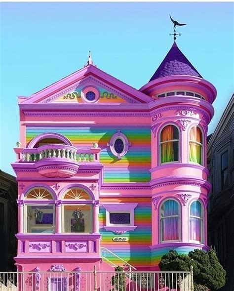 OMG! 😍 Dream house is Unicorn house! | Rainbow house, House colors, Colourful buildings